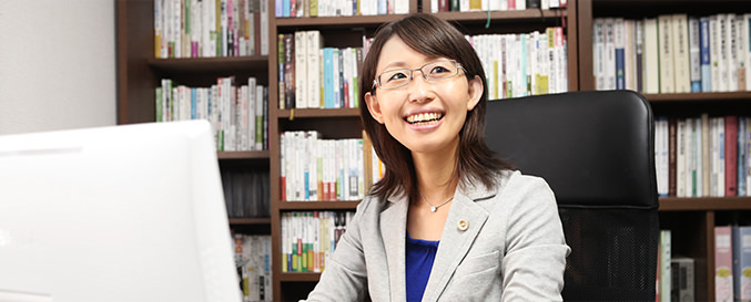 里内友貴子 写真